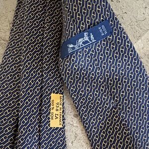 Hermes Blue and Gold Chain Pattern Tie